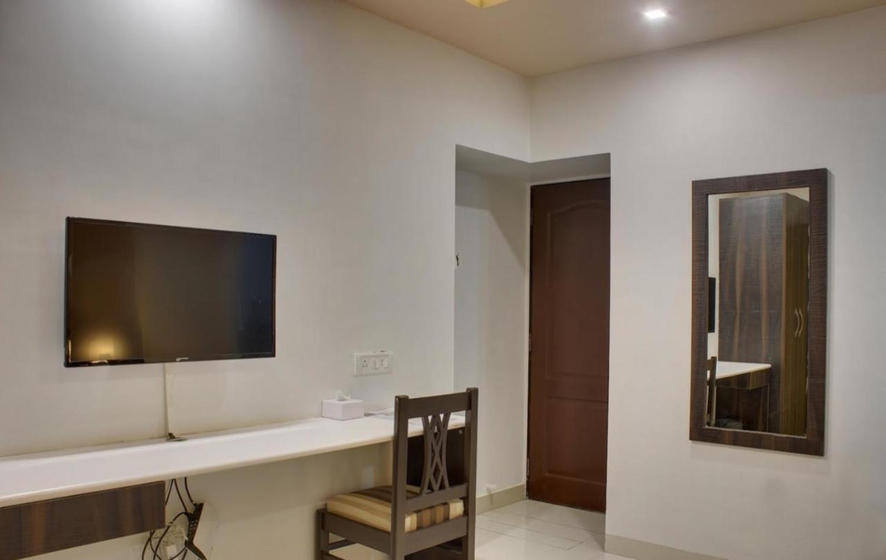 Hotel Galaxy Comforts Mumbai Kültér fotó