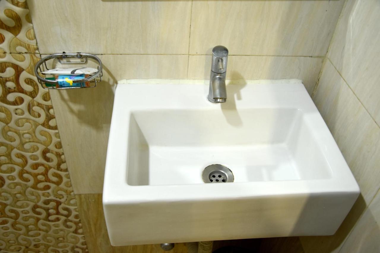 Hotel Galaxy Comforts Mumbai Kültér fotó